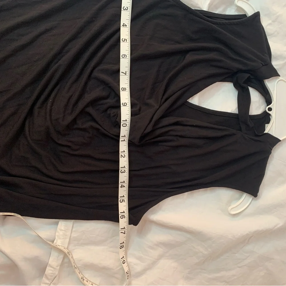 Guess sleeveless top cowl neckline M button back collar - Picture 10 of 10